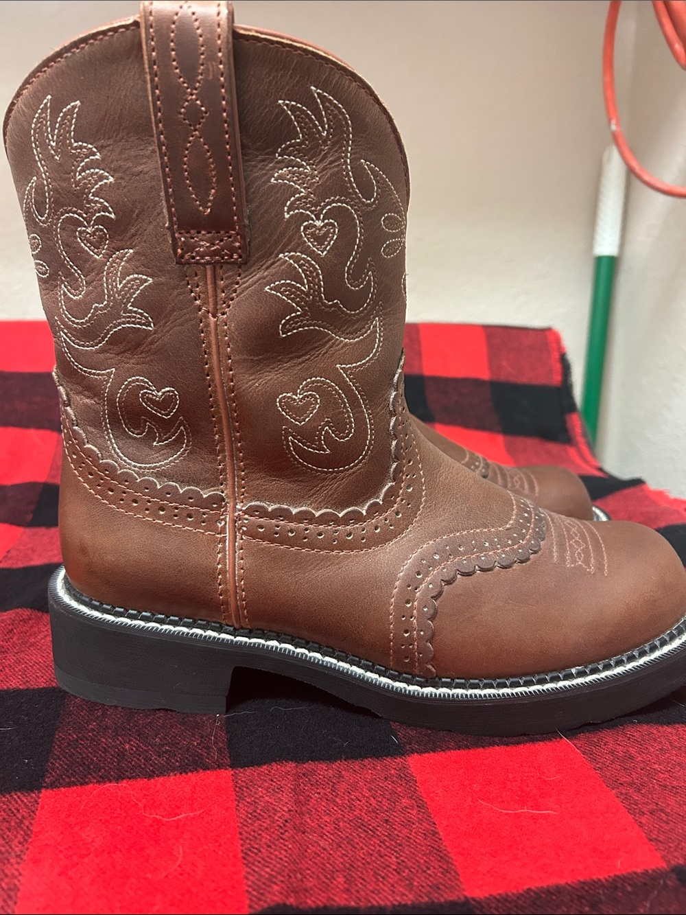 ARIAT FATBABY SADDLE BOOTS IN BROWN size 9 EUC - Picture 14 of 17